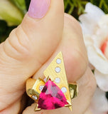Vintage 1960s Retro 18k Gold Hot Pink Tourmaline Rubellite Diamond Cocktail Ring