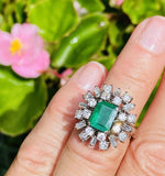 Vintage 1950s 18k Gold 3.00ct Emerald Diamond Halo Cocktail Statement Ring